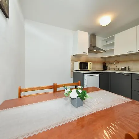 Apartment Fuer 4 Personen Ca 33 Qm In Rovinj, Istrien Istrische Riviera